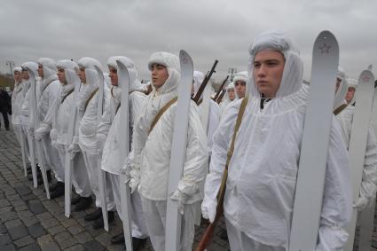 Москва. Участники торжественного марша, посвященного 78-й годовщине военного парада 1941 года, на Красной площади.