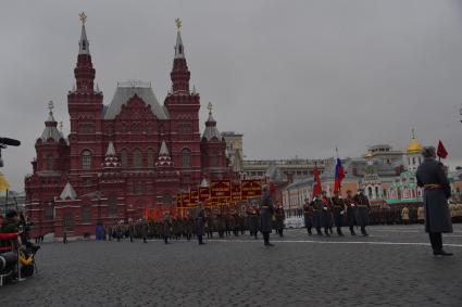 Москва. Участники торжественного марша, посвященного 78-й годовщине военного парада 1941 года, на Красной площади.