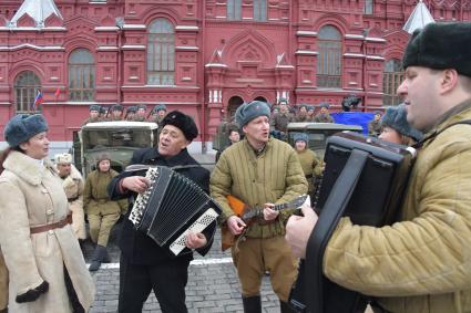 Москва. Участники торжественного марша, посвященного 78-й годовщине военного парада 1941 года, на Красной площади.