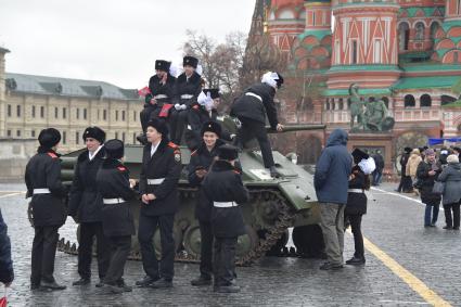 Москва. Участники торжественного марша, посвященного 78-й годовщине военного парада 1941 года, на Красной площади.