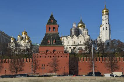 Москва. Вид на Московский Кремль.