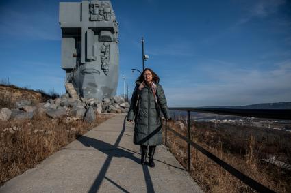 Магадан. Мемориал `Маска скорби` на сопке Крутая.