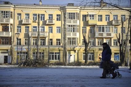 Екатеринбург. Кронирование дереревьев на бульваре Культуры