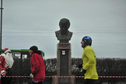 Екатеринбург. Участники VI зимнего полумарафона во время забега