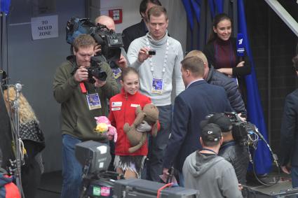 Москва.  Спортсменка из России Александра Трусова после выступления в короткой программе женского одиночного катания в рамках Гран-при по фигурному катанию `Кубок Ростелеком` во дворце спорта `Мегаспорт`.