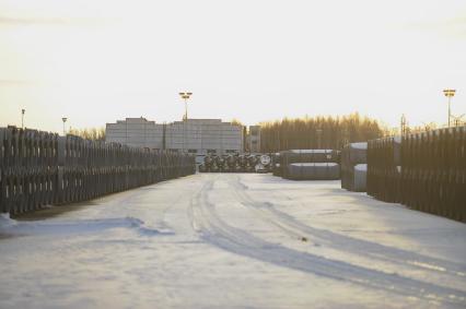 Свердловская область. Новоуральск. Уральский электрохимический комбинат (входит в состав Топливной компании Росатома \'ТВЭЛ\'). Склад контейнеров с  ОГФУ (Обедненный гексафторид урана) из Германии и США. ОГФУ - остаточный продукт использования обогащеного урана в качестве топлива для реакторов-размножителей, и в ядерном оружии.