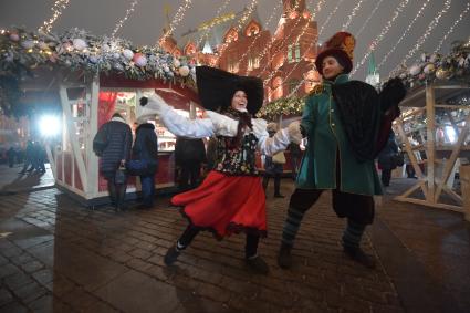 Москва.  Фестиваль `Путешествие в Рождество` на Манежной площади.