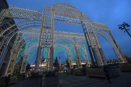 Москва. Фестиваль `Путешествие в Рождество` на Манежной площади.