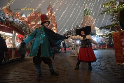 Москва. Фестиваль `Путешествие в Рождество` на Манежной площади.