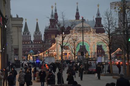 Москва. Фестиваль `Путешествие в Рождество` на Манежной площади.