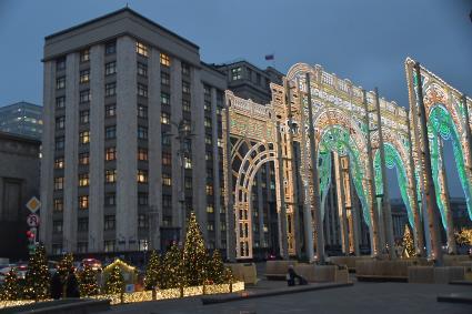 Москва.  Фестиваль `Путешествие в Рождество` на Манежной площади.