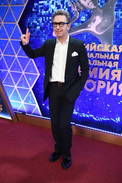Москва. Певец Валерий Сюткин на церемонии вручения Российской национальной музыкальной премии `Виктория` в Государственном Кремлевском Дворце.
