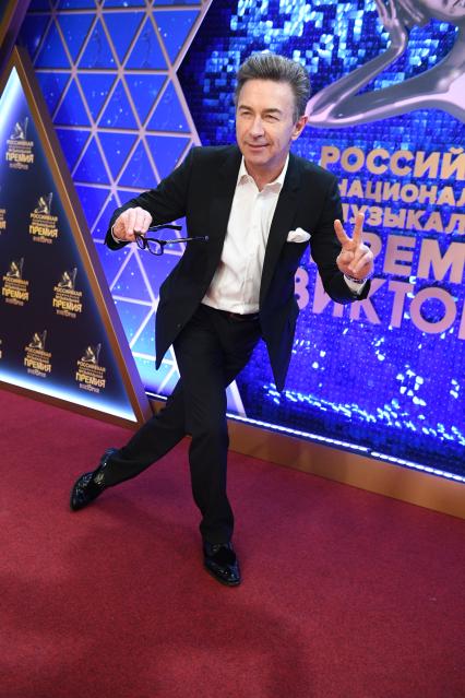 Москва. Певец Валерий Сюткин на церемонии вручения Российской национальной музыкальной премии `Виктория` в Государственном Кремлевском Дворце.