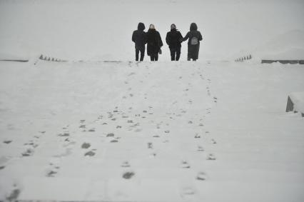 Екатеринбург. Жители города во время снегопада