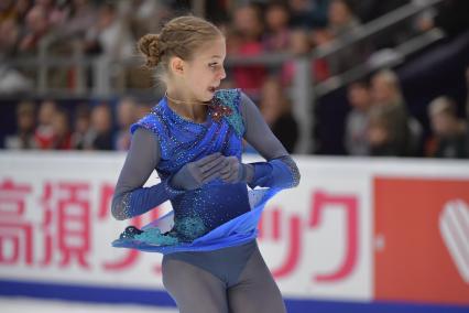 Москва.  Спортсменка из России Александра Трусова во время выступления в произвольной программе женского одиночного катания в рамках Гран-при по фигурному катанию `Кубок Ростелеком` во дворце спорта `Мегаспорт`.