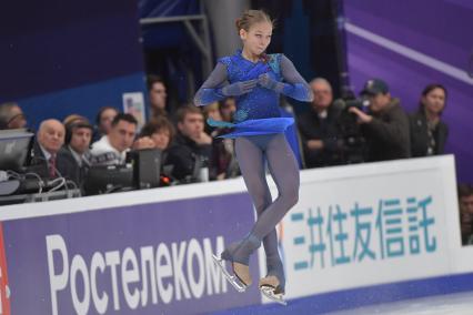 Москва.  Спортсменка из России Александра Трусова во время выступления в произвольной программе женского одиночного катания в рамках Гран-при по фигурному катанию `Кубок Ростелеком` во дворце спорта `Мегаспорт`.