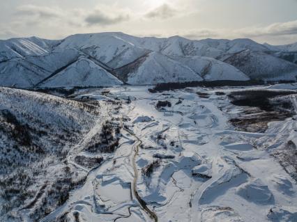 Магаданская область. Вид сверху на золотодобывающий участок Анич.