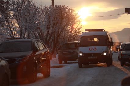 Красноярск. Автомобиль скорой помощи на одной из улиц города.