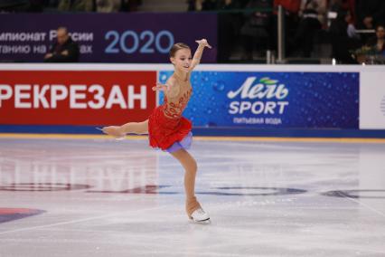 Красноярск. Спортсменка Анна Щербакова во время выступления в произвольной программе женского одиночного катания на чемпионате России по фигурному катанию в ледовом дворце `Платинум Арена Красноярск`.