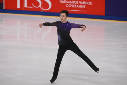 Красноярск.  Спортсмен Дмитрий Алиев во время выступления в произвольной программе мужского одиночного катания на чемпионате России по фигурному катанию в ледовом дворце `Платинум Арена Красноярск`.