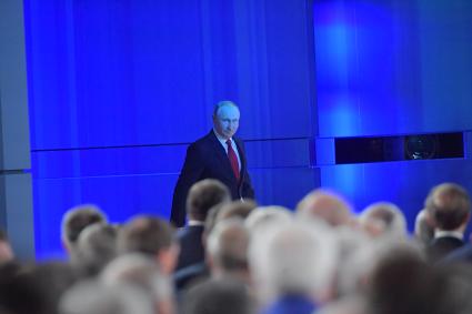 Москва. Президент РФ Владимир Путин во время выступления с ежегодным посланием к Федеральному Собранию РФ в ЦВЗ `Манеж`.