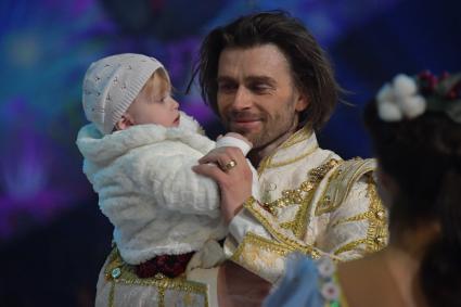 Москва. Фигурист Петр Чернышев во время показа ледового мюзикла `Спящая красавица. Легенда двух королевств` в Дворце спорта `Мегаспорт`.