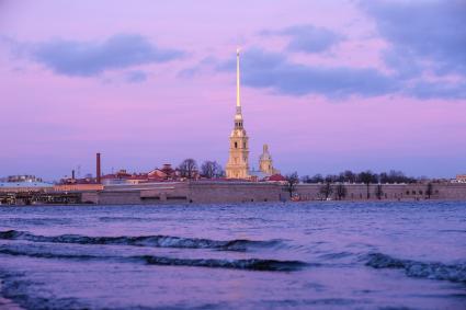 Санкт-Петербург.  Вид на Петропавловскую крепость.