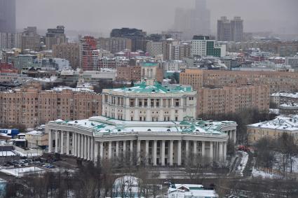 Москва.   Вид на Центральный академический театр Российской армии.