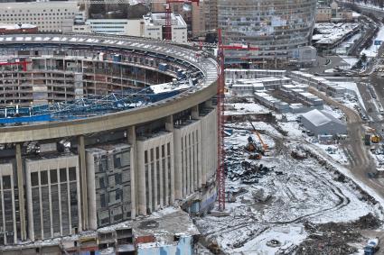 Москва.  Здание СК `Олимпийский`, где идет реконструкция.