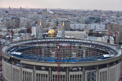 Москва.  Здание СК `Олимпийский`, где идет реконструкция.