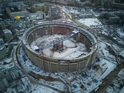 Москва.  Здание СК `Олимпийский`, где идет реконструкция.