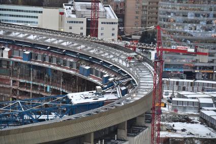 Москва.  Здание СК `Олимпийский`, где идет реконструкция.