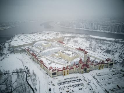 Москва.  Ход строительства парка развлечений `Остров мечты` в Нагатинской пойме.