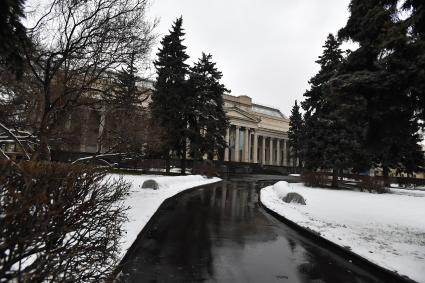 Москва.   Здание Государственного музея изобразительных искусств имени А.С. Пушкина.