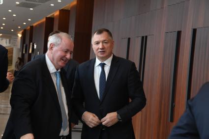 Москва.  Вице-премьер РФ Марат Хуснуллин  ( справа)во время заседания коллегии по реализации строительных проектов Москвы в концертном зале `Зарядье`.