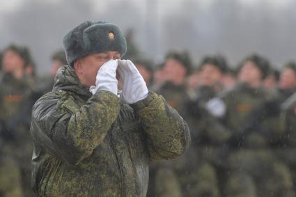 Московская область. Военнослужащие во время репетиции парада Победы на военном полигоне `Алабино`.