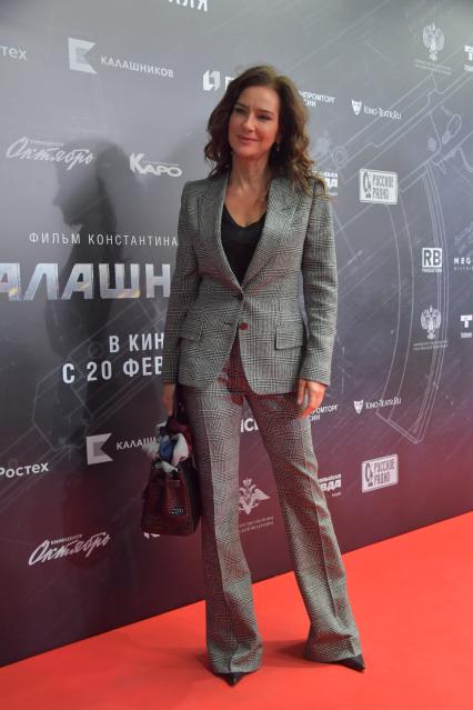 Москва. Певица Елена Север на премьере фильма режиссера Константина Буслова `Калашников` в кинотеатре `Октябрь`.