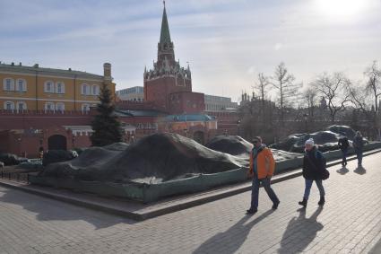 Москва. В Александровском саду.