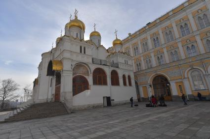 Москва. Вид на Благовещенский собор в Кремле.