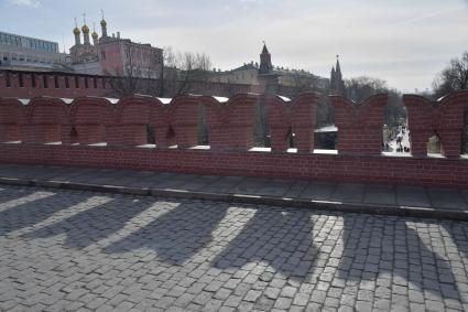 Москва. Вид на Кремль с Троицкого моста.