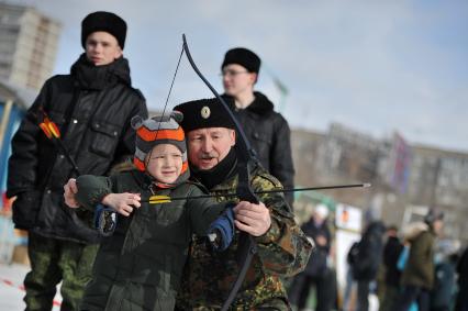 Екатеринбург. Празднование широкой масленицы в парке \'Таганская слобода\'.