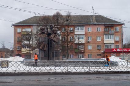 Ржев. Памятник революционерам.