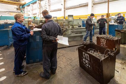 Ржев. В одном из цехов машиностроительного завода  `Электромеханика`.