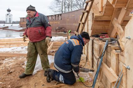 Ржев. Стротиельство мемориала воинам - казахам, погибшим во время Великой Отечественной войны.