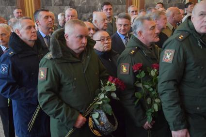 Москва.  На церемонии прощания с маршалом Советского Союза Дмитрием Язовым на Федеральном военном мемориальном  кладбище в Мытищах.