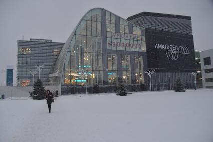 Москва, Сколково. Вид на бизнес центр  Амальтея.