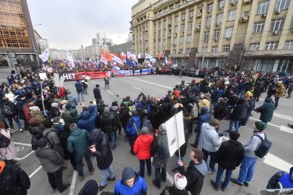 Москва. Участники  марша памяти политика Бориса Немцова.