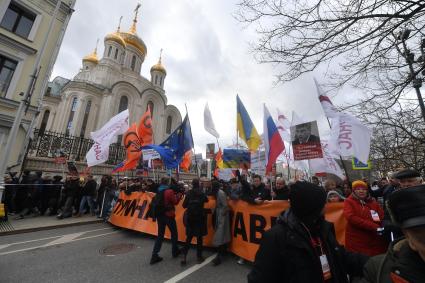 Москва. Участники  марша памяти политика Бориса Немцова.