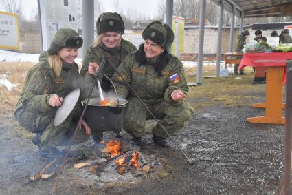 Переславль-Залесский.   Всероссийский конкурс профессионального мастерства среди женщин-военнослужащих `Макияж под камуфляж` в учебном центре РВСН.