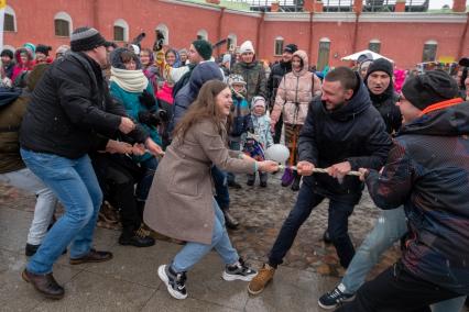 Санкт-Петербург. Во время праздничных гуляний в честь Широкой Масленицы.